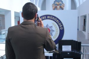 Polis vatandaşın 14 milyon 400 bin lirasını kurtardı