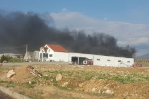 &Ccedil;er&ccedil;eve fabrikasında yangın