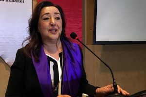 "Kadın sevgiden &ouml;ld&uuml;r&uuml;lmez, sevgi yaşatır"