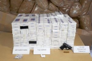 Uyuşturucu satıcılarına operasyon: 3 kişi adliyede