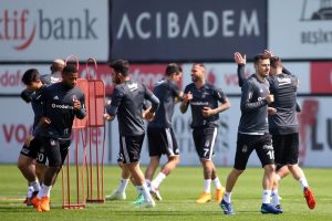 Beşiktaş'ta Akhisarspor ma&ccedil;ı hazırlıkları s&uuml;rd&uuml;