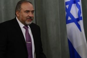 Liberman'dan Filistinlileri vuran keskin nişancılara &ouml;vg&uuml;!