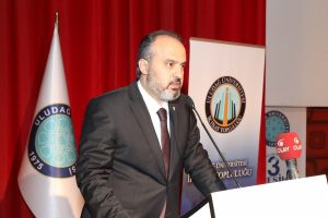 Bursa B&uuml;y&uuml;kşehir Belediye Başkanı Aktaş, gen&ccedil;lere tavsiyelerde bulundu