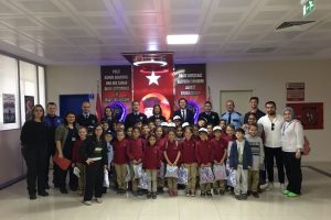 Bursa Mustafakemalpaşa'da &ouml;ğrencilerden emniyete anlamlı ziyaret