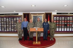 Orgeneral Akar, 1.Ordu Komutanlığında incelemelerde bulundu