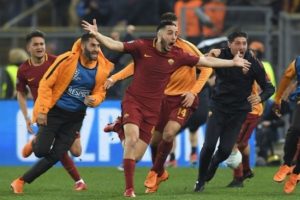 Cengiz asist yaptı, Roma Bar&ccedil;a'yı eledi