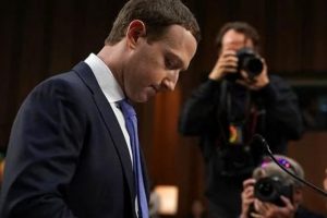 Zuckerberg '&Uuml;zg&uuml;n&uuml;m' dedi servetine servet kattı