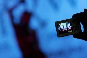 &Ccedil;ıplak fotoğraflarla intikam aldı!