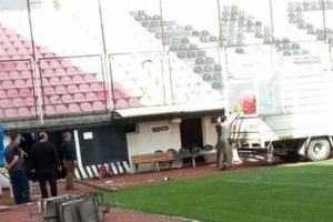 Kul&uuml;p parasızlıktan stattaki hurdaları satıyor!