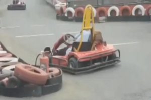 Go-kart faciası kamerada