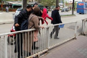 &Uuml;niversiteli kıza cinsel saldırı ş&uuml;phelisi yakalandı!