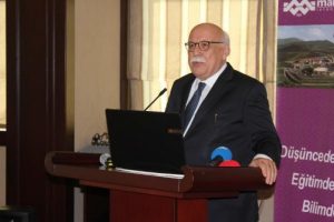 "Mevlana'yı Konya'ya, Troia'yı &Ccedil;anakkale hapsetmek doğru değil"