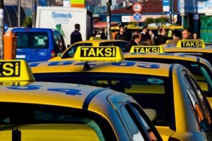 Yolu bilmeyen turiste İstanbul turu attırdı