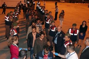 324 ka&ccedil;ak g&ouml;&ccedil;men sınır dışı edildi