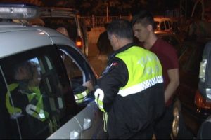 Ehliyetsiz s&uuml;r&uuml;c&uuml;den polise şaşırtan soru