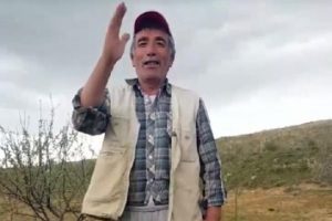 Sorunları yetkililere duyurabilmek i&ccedil;in bu y&ouml;nteme başvurdu!