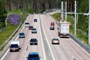 D&uuml;nyanın ilk elektrikli yolu kullanıma a&ccedil;ıldı