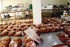 İzmir'de 5,5 ton ka&ccedil;ak nargile t&uuml;t&uuml;n&uuml; ele ge&ccedil;irildi