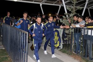 Fenerbah&ccedil;e'ye Sivas'ta coşkulu karşılama