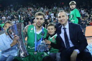 David Blatt: Kariyerimin en &ouml;nemli kupalarından birini kazandık