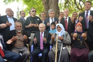 Kılıçdaroğlu şehit ailelerini ziyaret etti