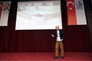 "İstanbul'da bir Mukaddes Emanetler Müzesi olmalı"