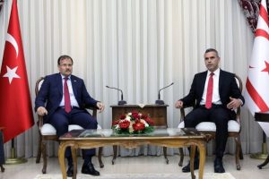 Çavuşoğlu KKTC Meclis Başkanı ile görüştü