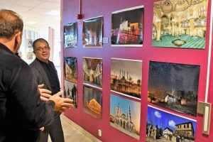 'Türkiye ve Camiler' resim sergisi açıldı