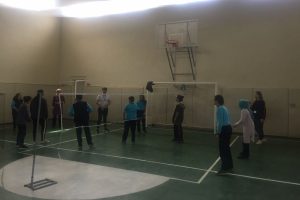 Bursa'da &uuml;niversitelilerden miniklere spor eğitimi