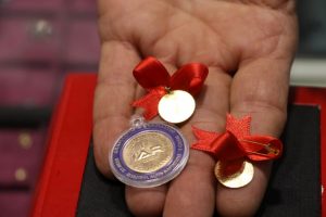 D&uuml;ğ&uuml;nlerde yarım gram altın d&ouml;nemi