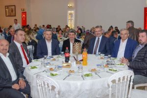 Bursa Karacabey'de belediye personeli yemekte buluştu