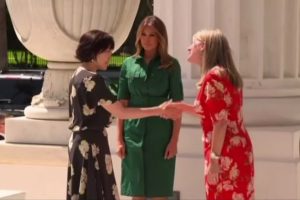 Melania Trump, Akie Abe ile tarih m&uuml;zesini gezdi