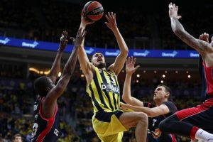 Fenerbah&ccedil;e Doğuş'tan iyi başlangı&ccedil;