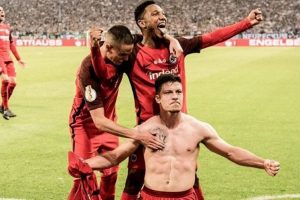 Almanya Kupası'nda Eintracht Frankfurt finalde