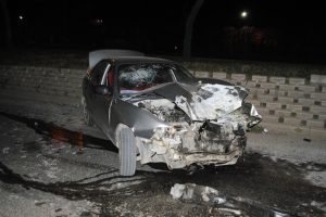Bursa'da özel halk otobüsü ile otomobil çarpıştı: 3 yaralı