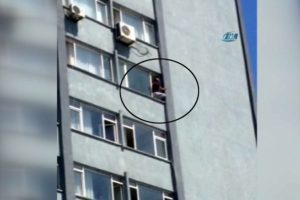 Tedavi g&ouml;rd&uuml;ğ&uuml; hastanenin 7. katından atladı
