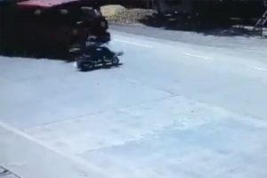 Kamyonetin altında kalan s&uuml;r&uuml;c&uuml;n&uuml;n mucize kurtuluşu