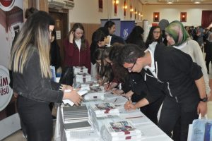 Bursa İneg&ouml;l'de "&Uuml;niversite ve Meslek Tanıtım Fuarı" a&ccedil;ıldı