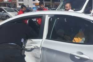 Bursa'da çarptığı aracın sürücüsünü yaralı vaziyette bırakıp kaçtı!