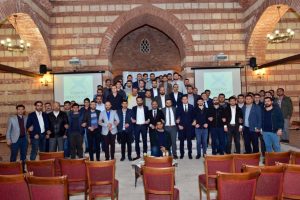 Bursa Yıldırım Belediye Başkanı Edebali gen&ccedil;lerle buluştu