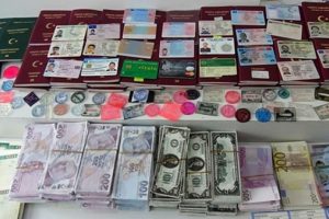 İstanbul ve Diyarbakır'da 'VIP g&ouml;&ccedil;men' operasyonu: 58 g&ouml;zaltı