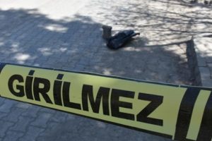 Arkadaşlık teklifini reddedince av t&uuml;feğiyle vurdu!