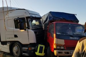 Karab&uuml;k'te feci kaza: 17 yaralı