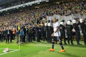 Fenerbah&ccedil;e-Beşiktaş derbisi Avrupa basınına da yansıdı