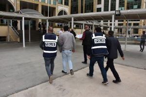 G&ouml;zaltına alınan 3 &uuml;st d&uuml;zey FET&Ouml;'c&uuml; tutuklandı