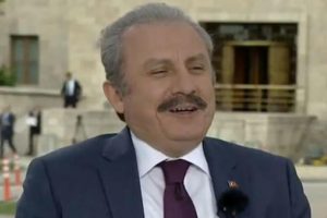 AK Partili Şentop canlı yayında &ouml;ğrenince kahkaha attı!