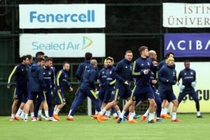 Fenerbah&ccedil;e, Antalyaspor ma&ccedil;ı hazırlıklarına başladı
