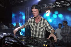Dünyaca ünlü DJ Avicii hayatını kaybetti