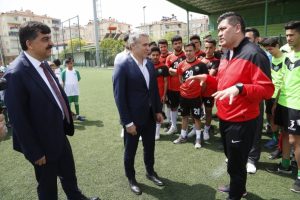 Yanal: Toplumsal faydanın g&ouml;zetildiği işler yapılmalı