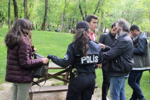 Bursa'da parklara huzur operasyonu!